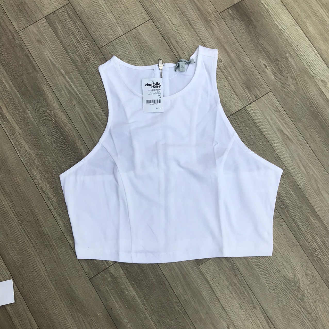 Áo crop top CharlotteRuss* vnxk dư xịn