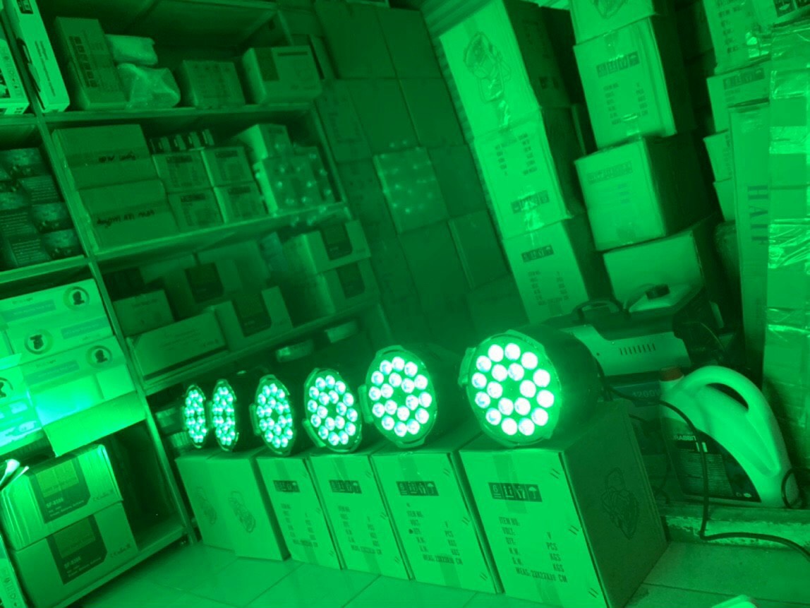 Đèn par led 18x15w full màu