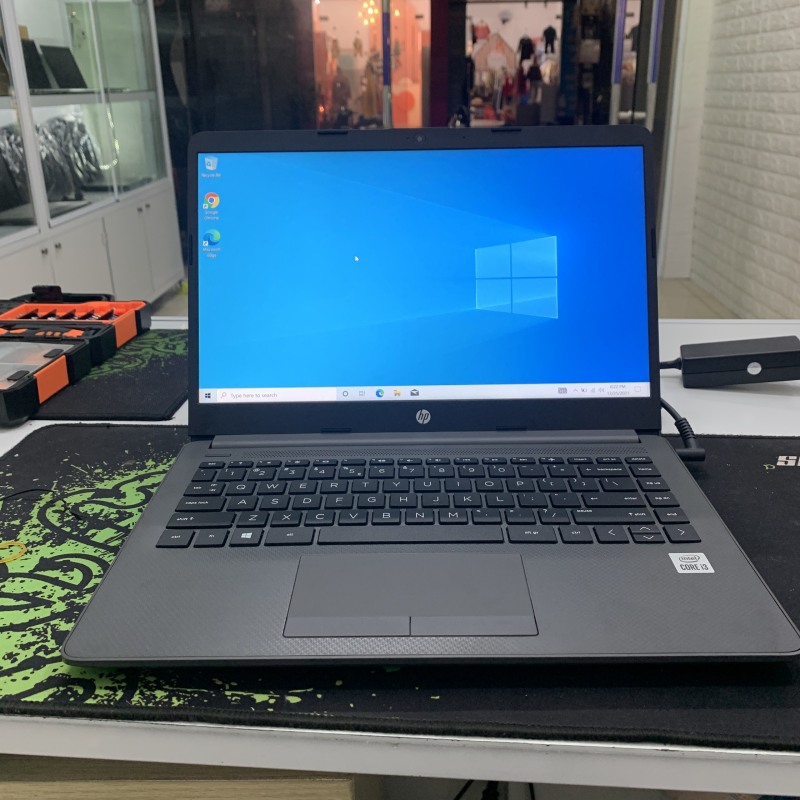(Mới 100%) Laptop HP 240 G8 Core i3 1005G1 RAM 4GB Lưu Trữ SSD 256GB Màn hình 14 inch Full HD màu Đen bảo hành 12 tháng tặng Balo chuột không dây