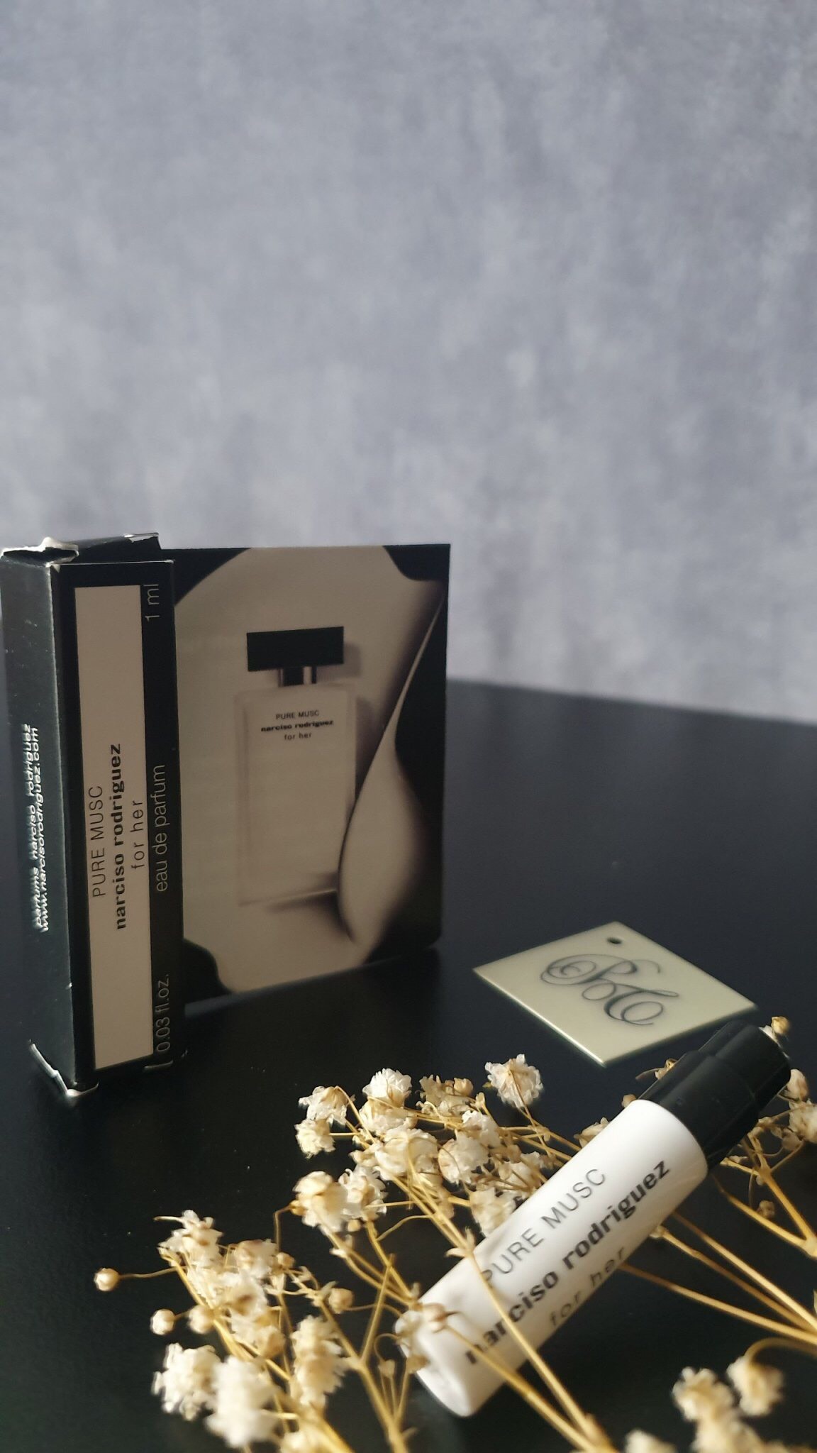 Mẫu thử Vial Sample nước hoa 𝗡𝗮𝗿𝗰𝗶𝘀𝗼 𝗥𝗼𝗱𝗿𝗶𝗴𝘂𝗲𝘇 𝗣𝘂𝗿𝗲 𝗠𝘂𝘀𝗰 1ml (Cam kết chuẩn Auth)