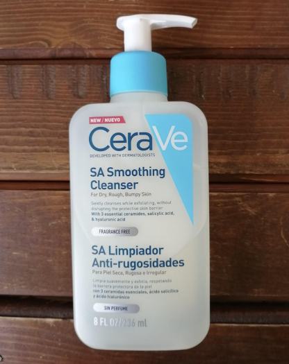 Sữa rửa mặt Cerave SA Smoothing Cleanser bản Pháp 236ml