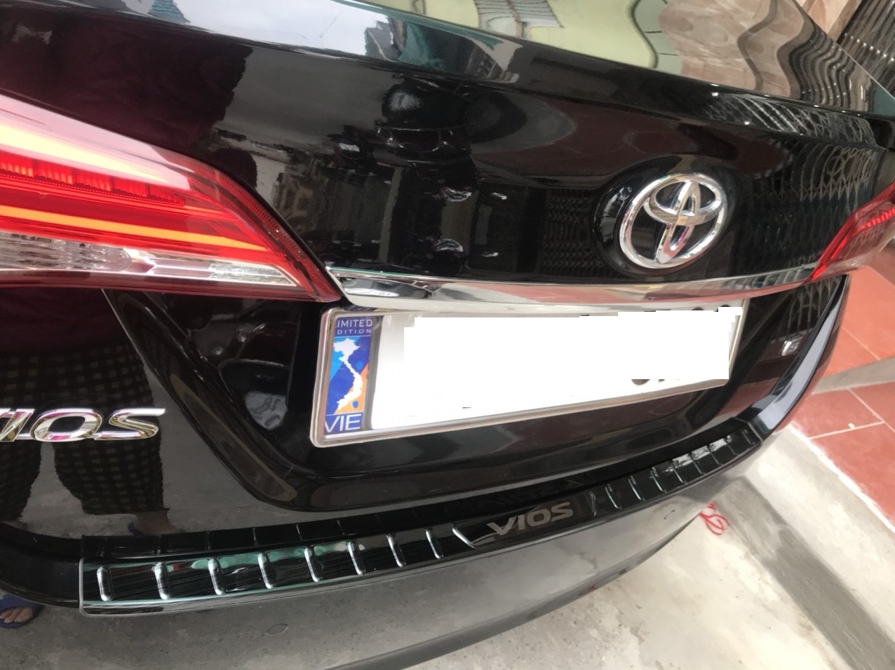 Ốp tay mở cốp Toyota Vios 2019-2020