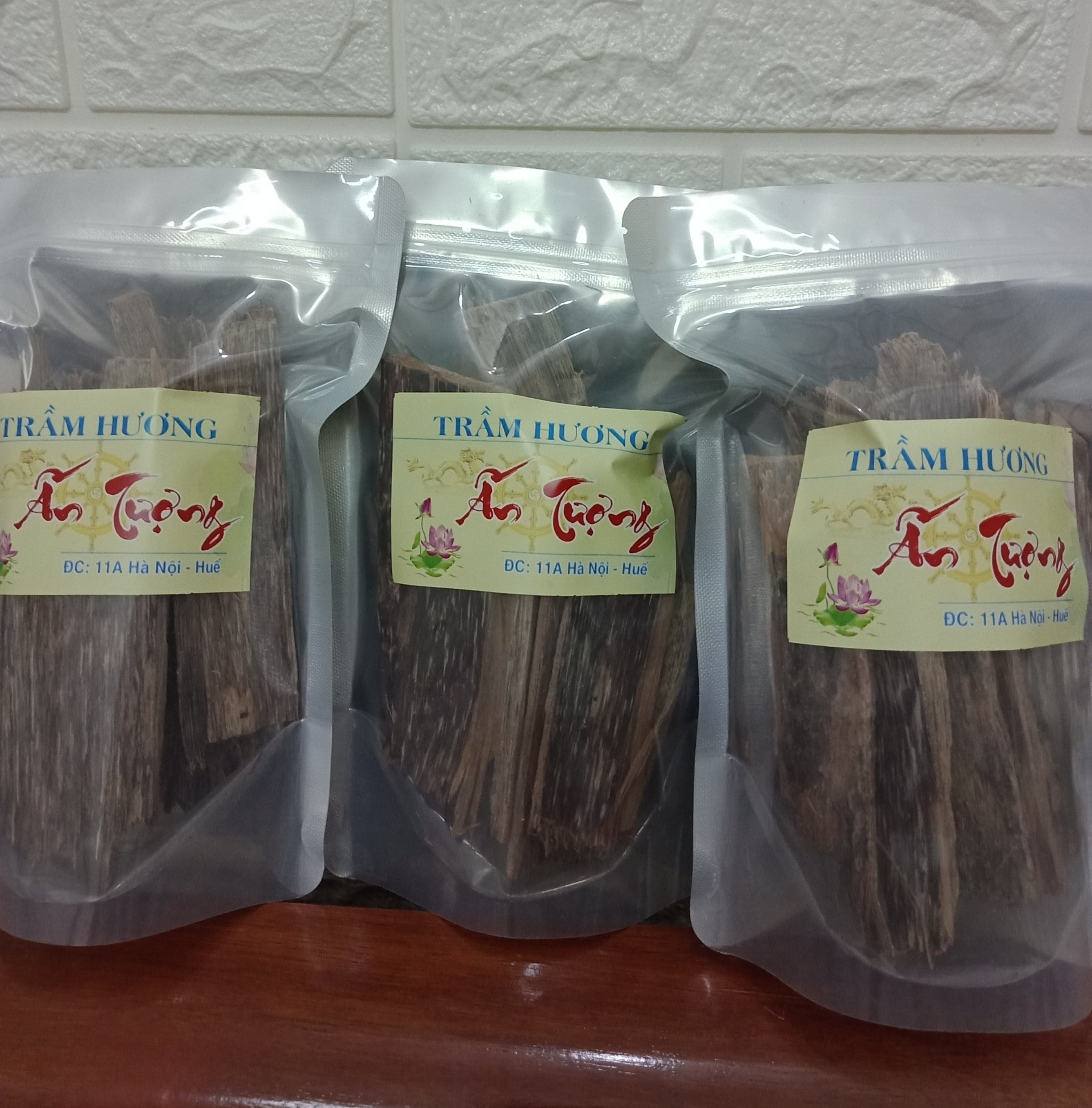 300g Trầm hương miếng huế ( 3 gói x 100g , trầm giác xông nhà )