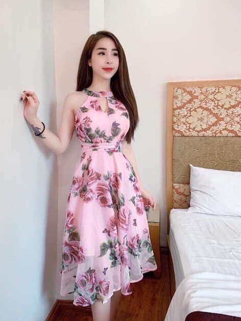 Đầm xòe cổ yếm họa tiết hoa hồng cực xinh