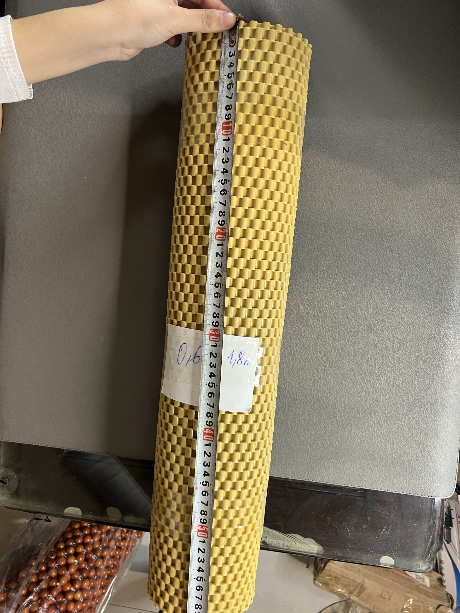 Tấm trải sàn ô tô dài 60 180cm