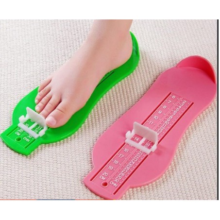 Thước đo chiều dài bàn chân cho bé