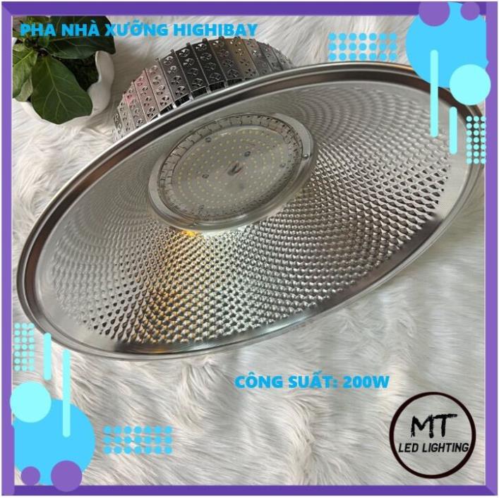 Đèn Led pha xưởng chụp đèn tròn ánh sáng trắng 200W