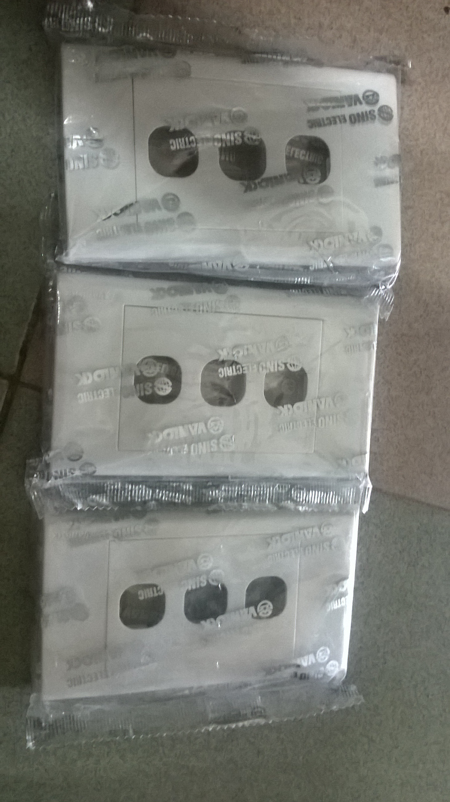 [HCM]MẶT 3 CÔNG TẮC SINO