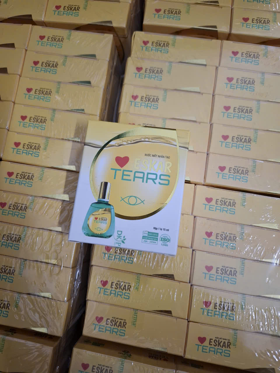 Dung dịch nhỏ mắt Eskar lọ 15ml.