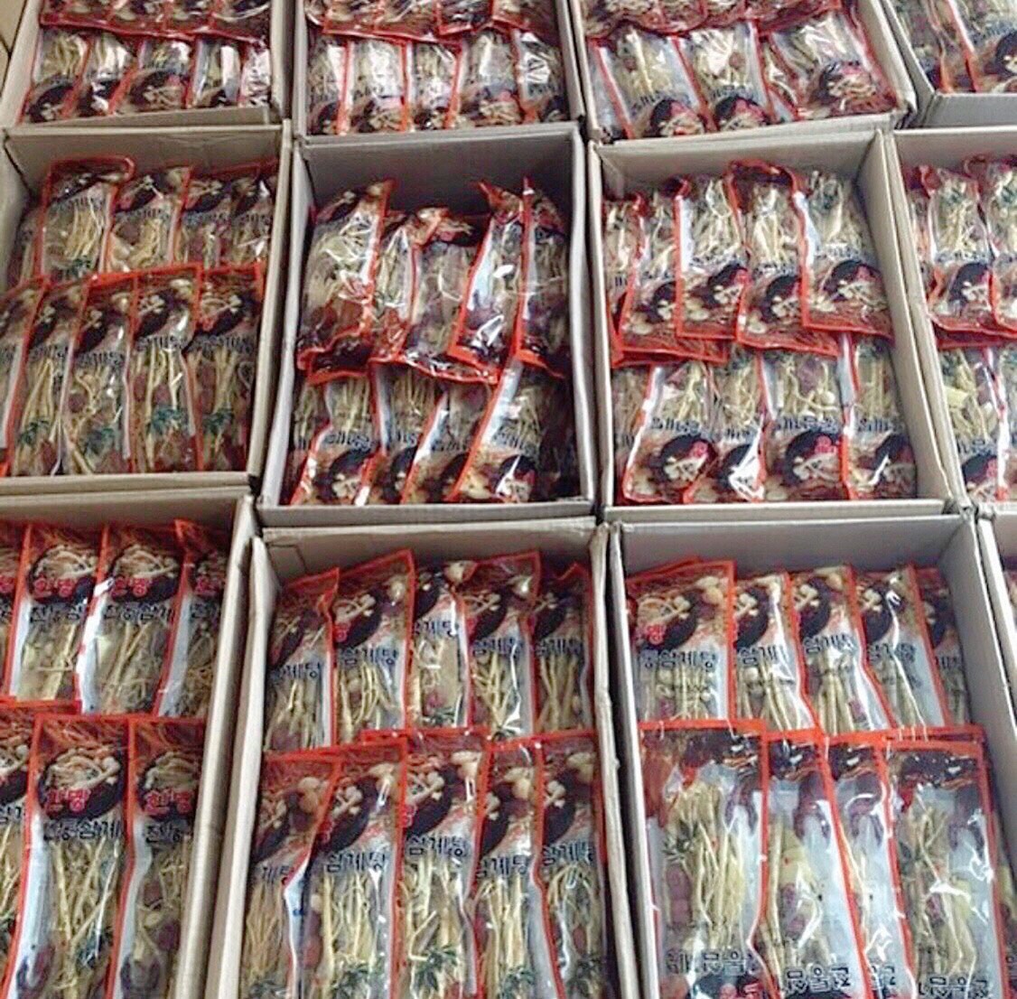 Gói gia vị sâm hầm gà Hàn Quốc 100g (Date: T12/2023)