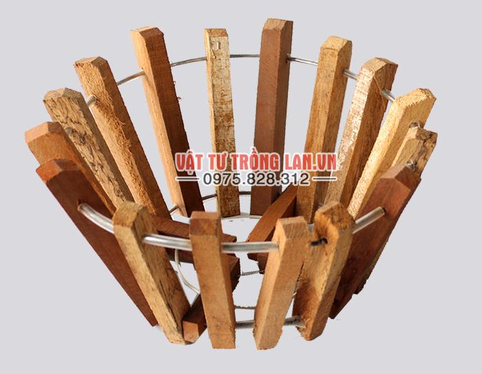 Chậu gỗ trồng Lan thanh vuông phi 20cm