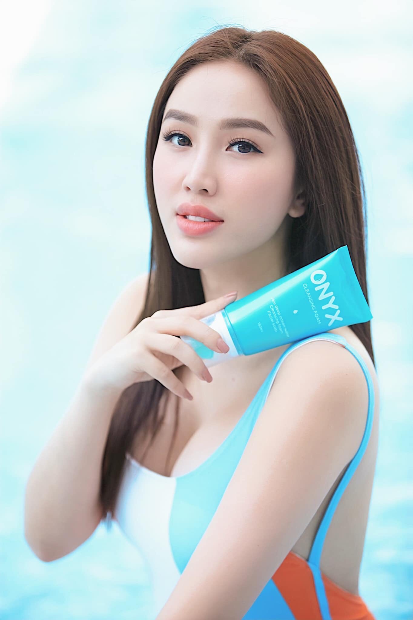 [HCM]SỮA RỮA MẶT KÈM ĐẦU MASSAGE LÀM SẠCH SÂU  ONYX