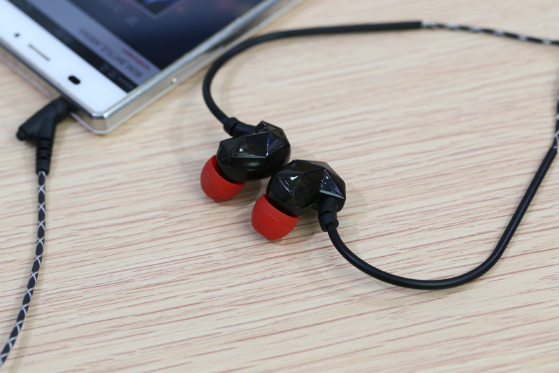 Tai nghe nhét trong Kanen S50 Đen đỏ