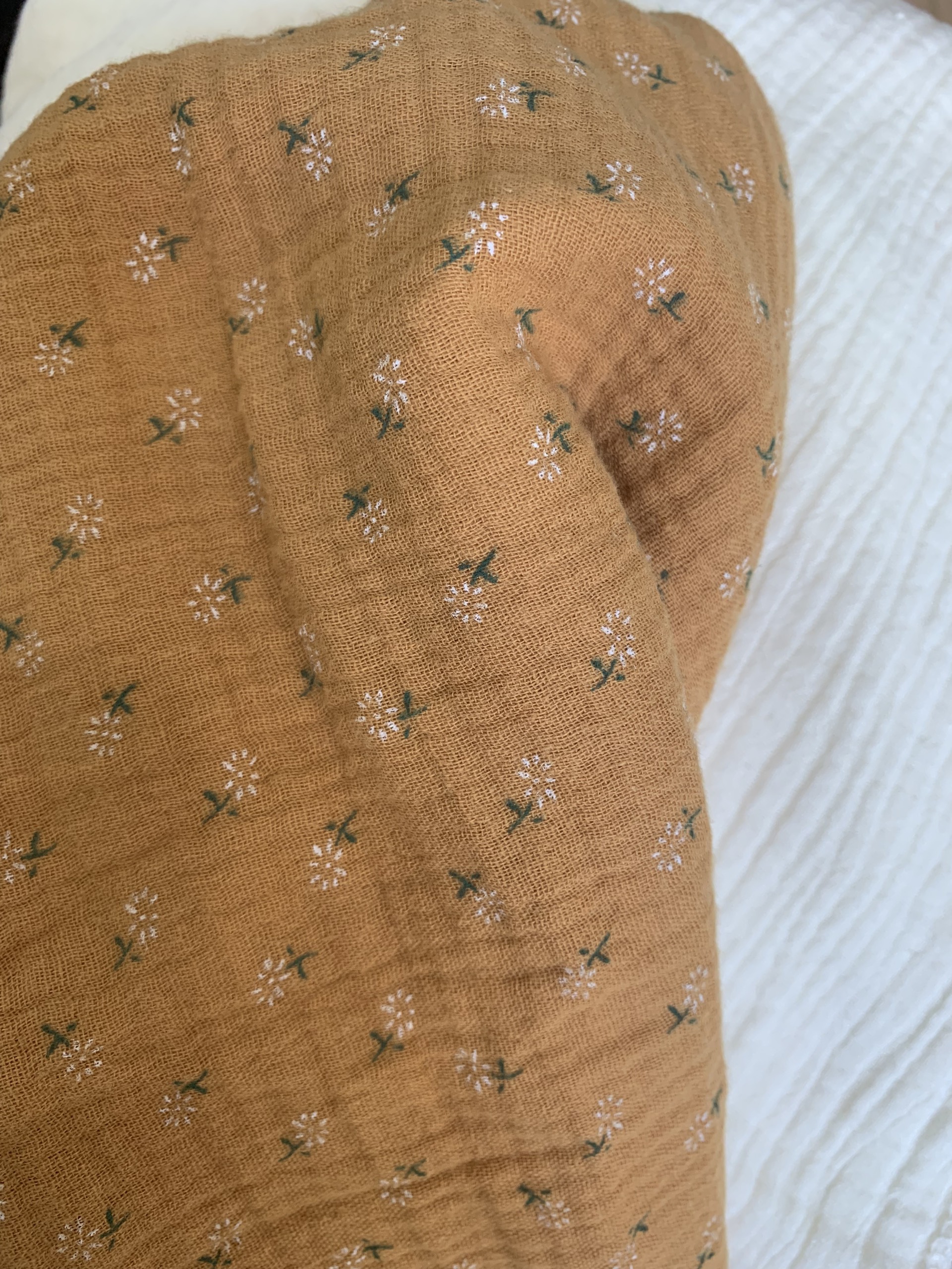MUSLIN HOA VÀNG MỚI