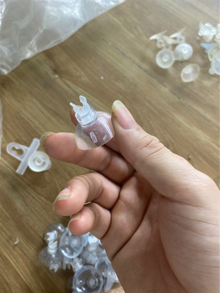 Nút Hít Bể Kính Giữ Ống Dây Oxy Loại Tốt Nhất