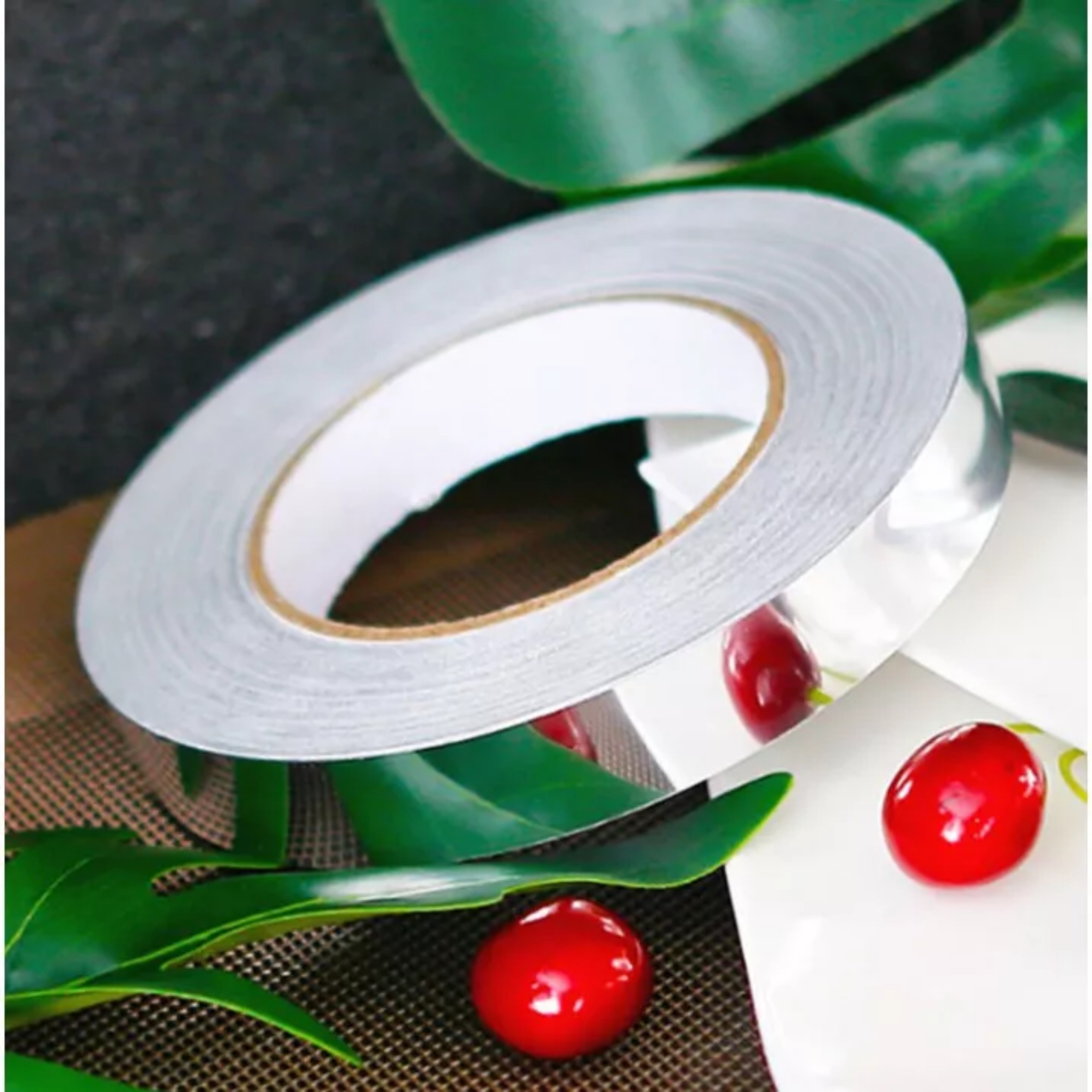 Cuộn băng dán chỉ viền gạch men, tấm ốp PVC