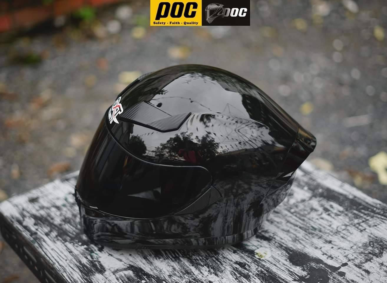 Nón ROYAL M138B đen bóng lên tem SHARK MONSTER cực đỉnh ( sẵn đuôi gió và túi đựng nón)
