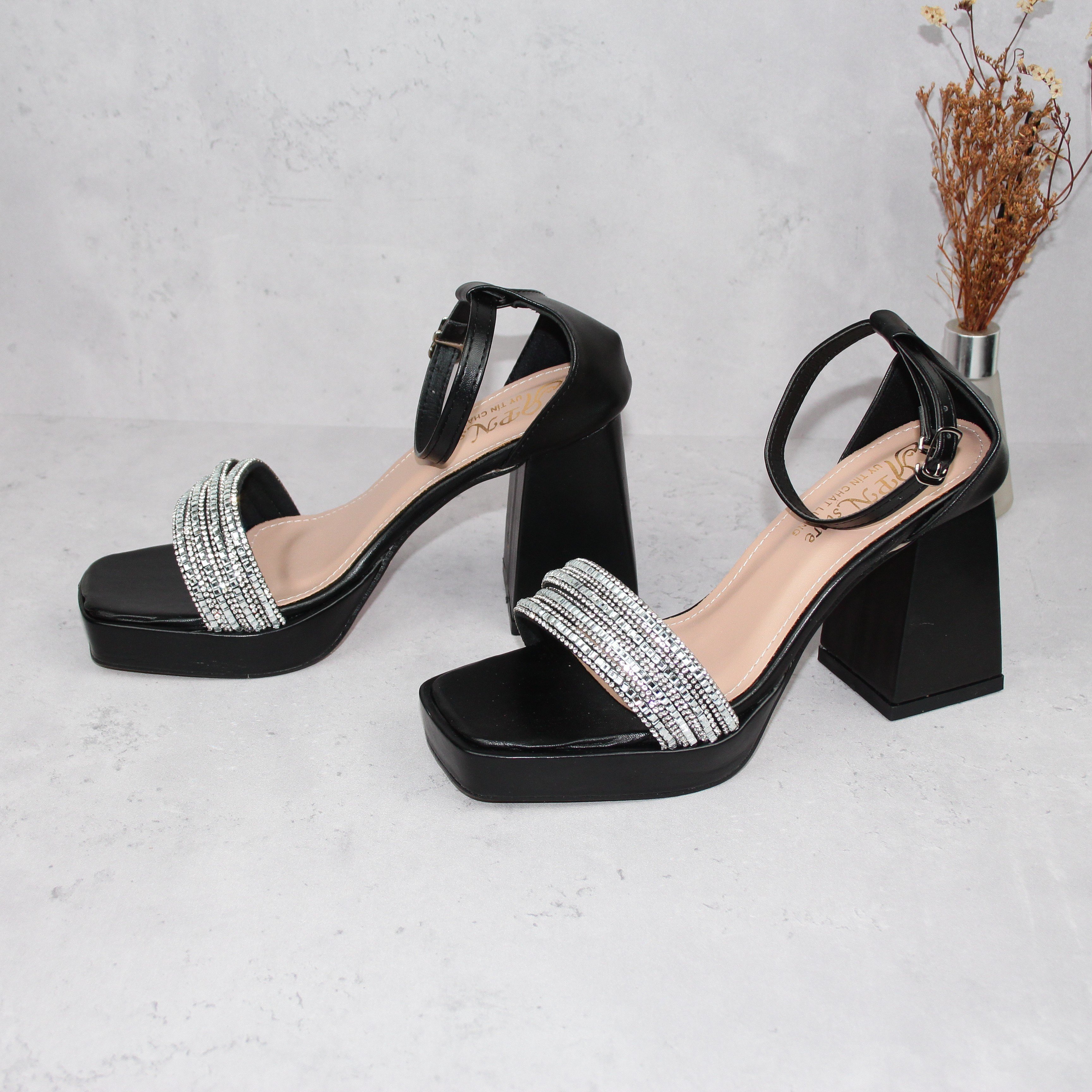 Giày sandal nữ cao gót đúp vuông 9p quai 4 dây mảnh đính đá - SD136