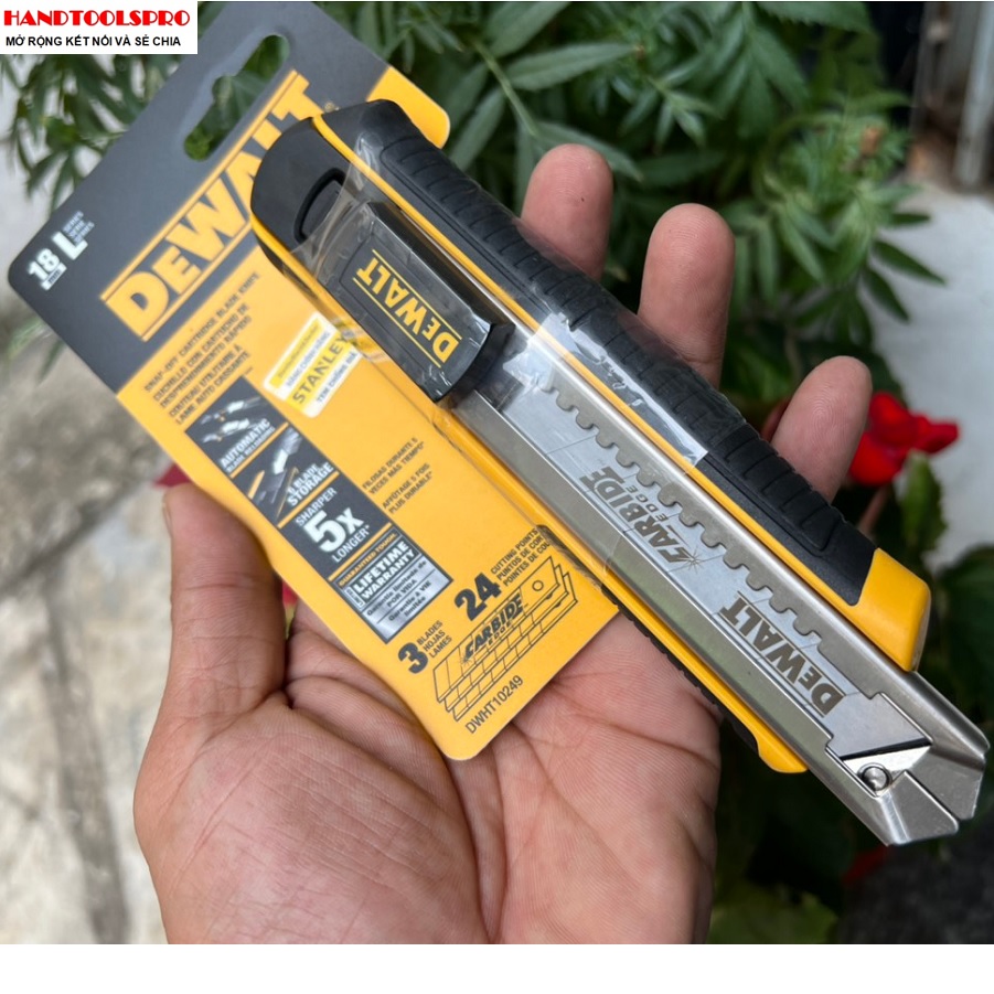 Dao rọc giấy 18m Dewalt DWHT10249-30 ( gồm 3 lưỡi dự phòng)