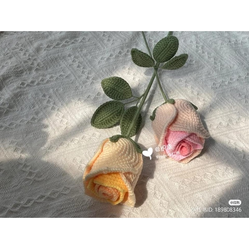 Bó hoa hồng,hoa cẩm chướng bằng len Handmade