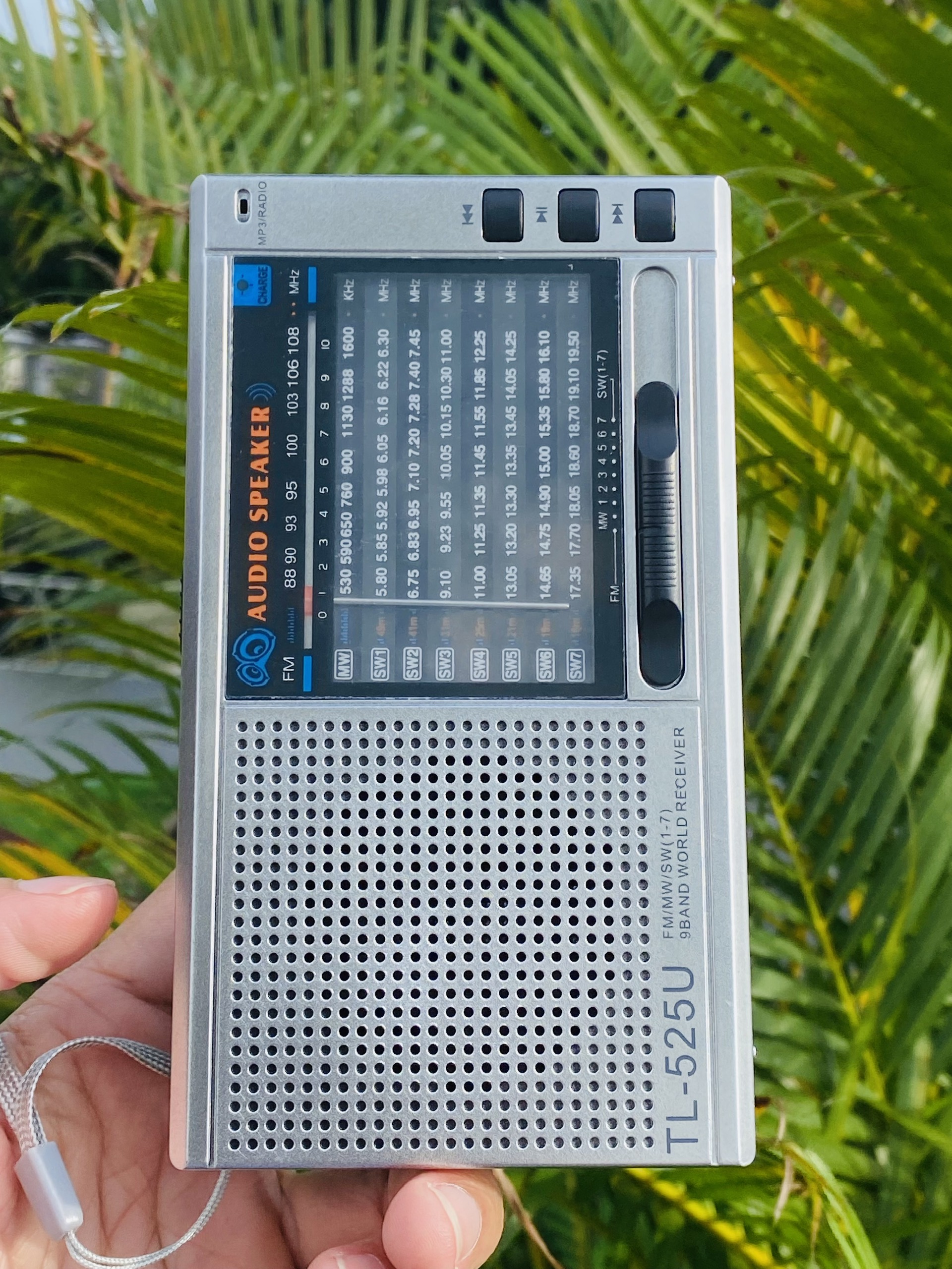 [xả kho] Đài FM Sony SW-525U - MTMax nghe đài , làm quà tặng ông bà cha mẹ
