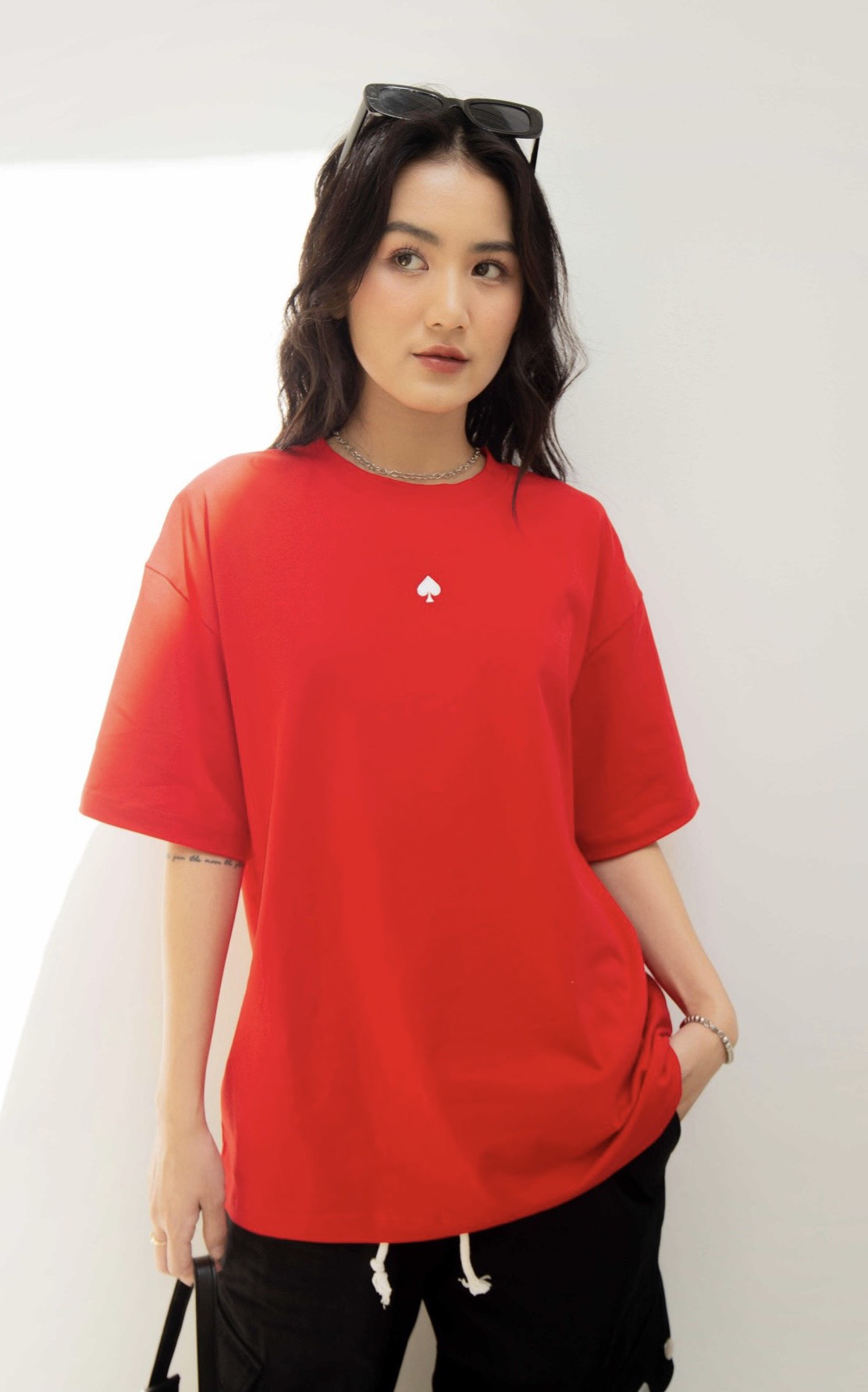 [Nhập LAZSOCIALBAU12 giảm 12% đơn 99K] Áo thun nữ logo RED/ WHITE  form rộng | JUDITH Tee | Secodee
