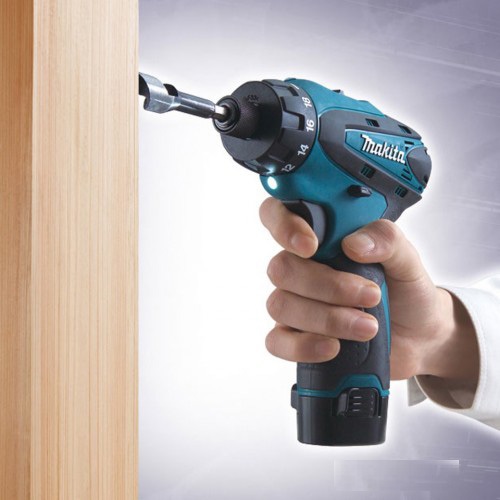 Máy khoan vặn vít dùng pin Makita DF030DZ