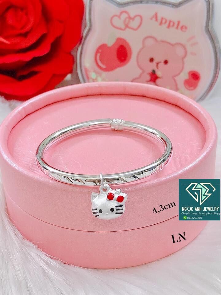 Vòng tay bạc ta mix con giáp cho bé yêu