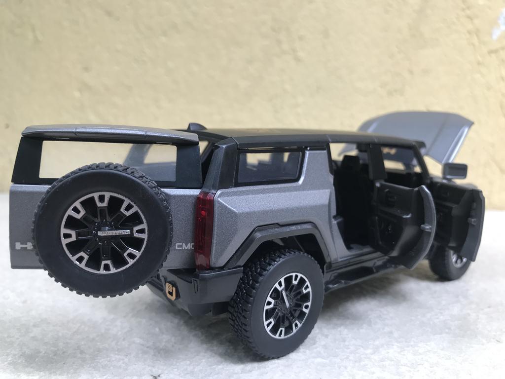 [HCM]Mô hình xe GMC HUMMER EVs - 1:32