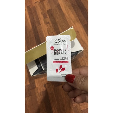 Dưỡng Cslab kích bong cho môi, mày