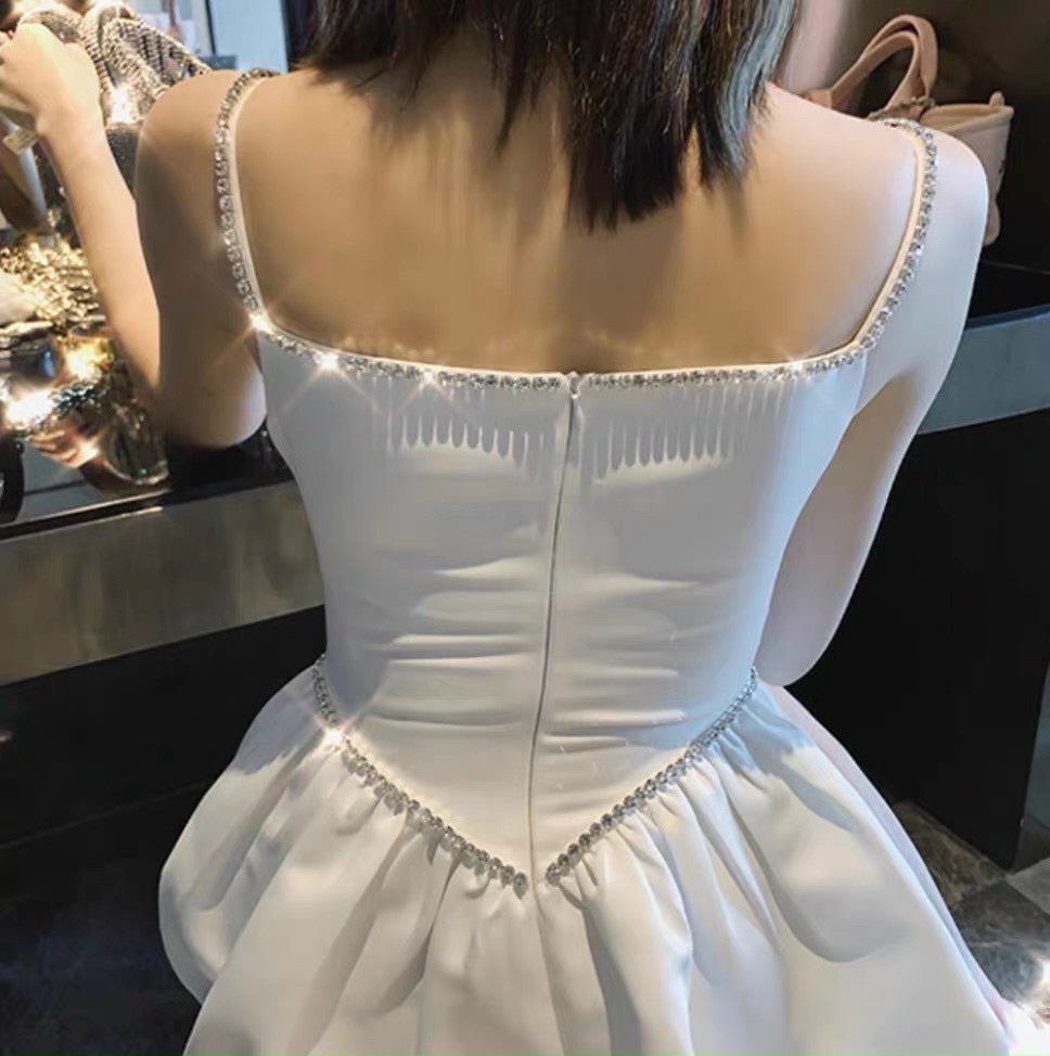 [HCM][hàng ullzang] Đầm trắng xòe đính hạt chiết eo xinh xắn