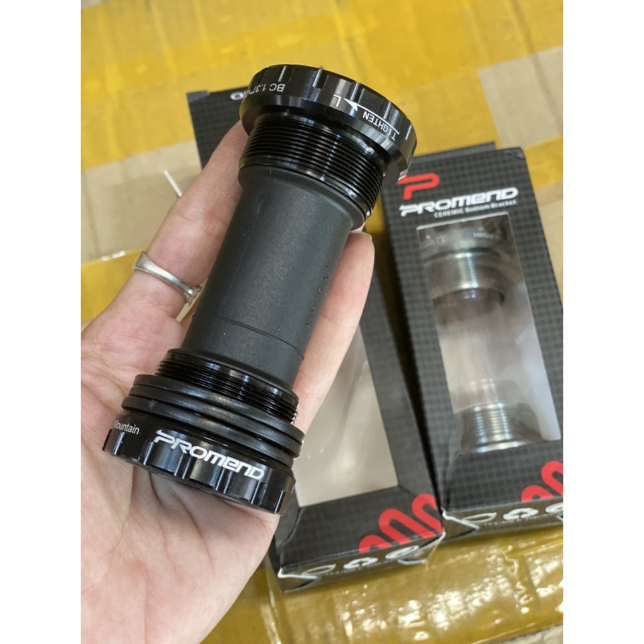 BB vặn Promend BB-R68H Bạc đạn ceramic