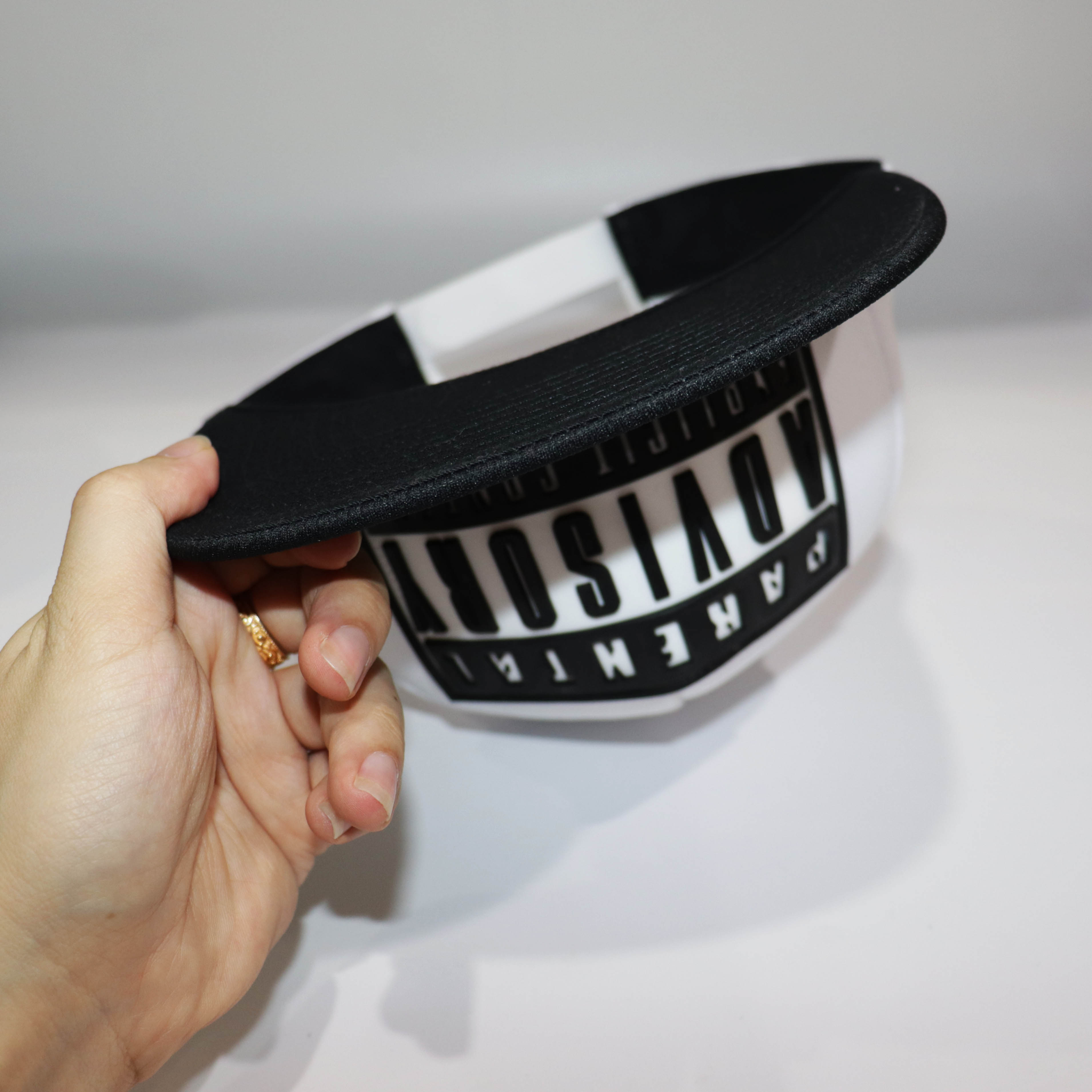 Mũ Snapback NHS ADVIS001 Trắng Kết Đen .