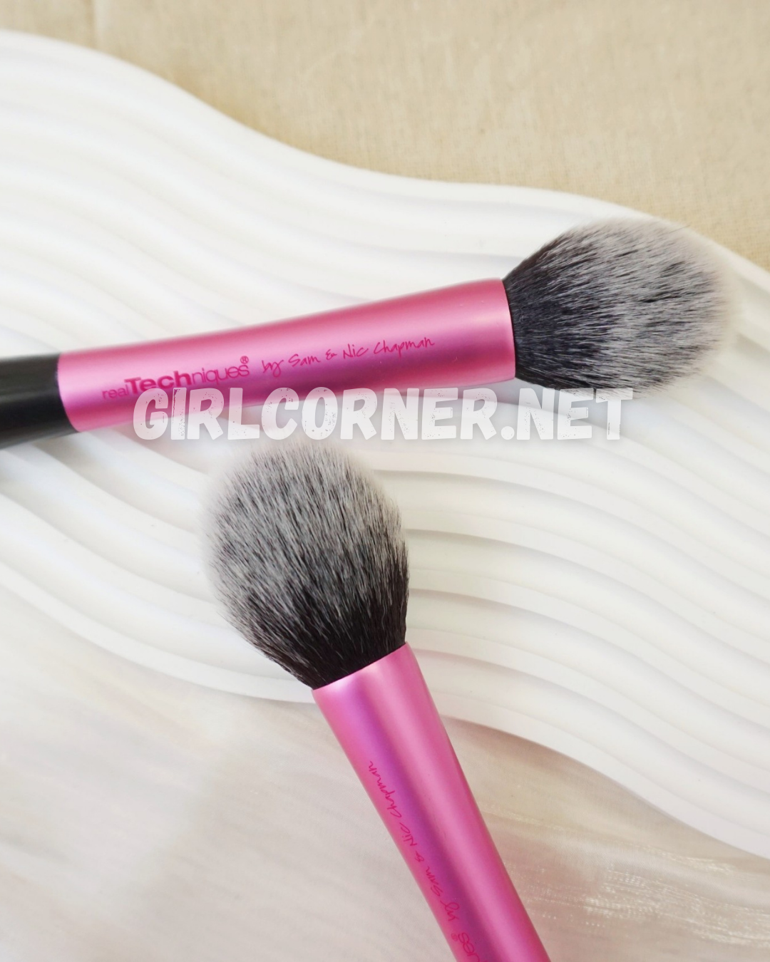 Cọ má hồng Real Techniques ( Brush Blush)