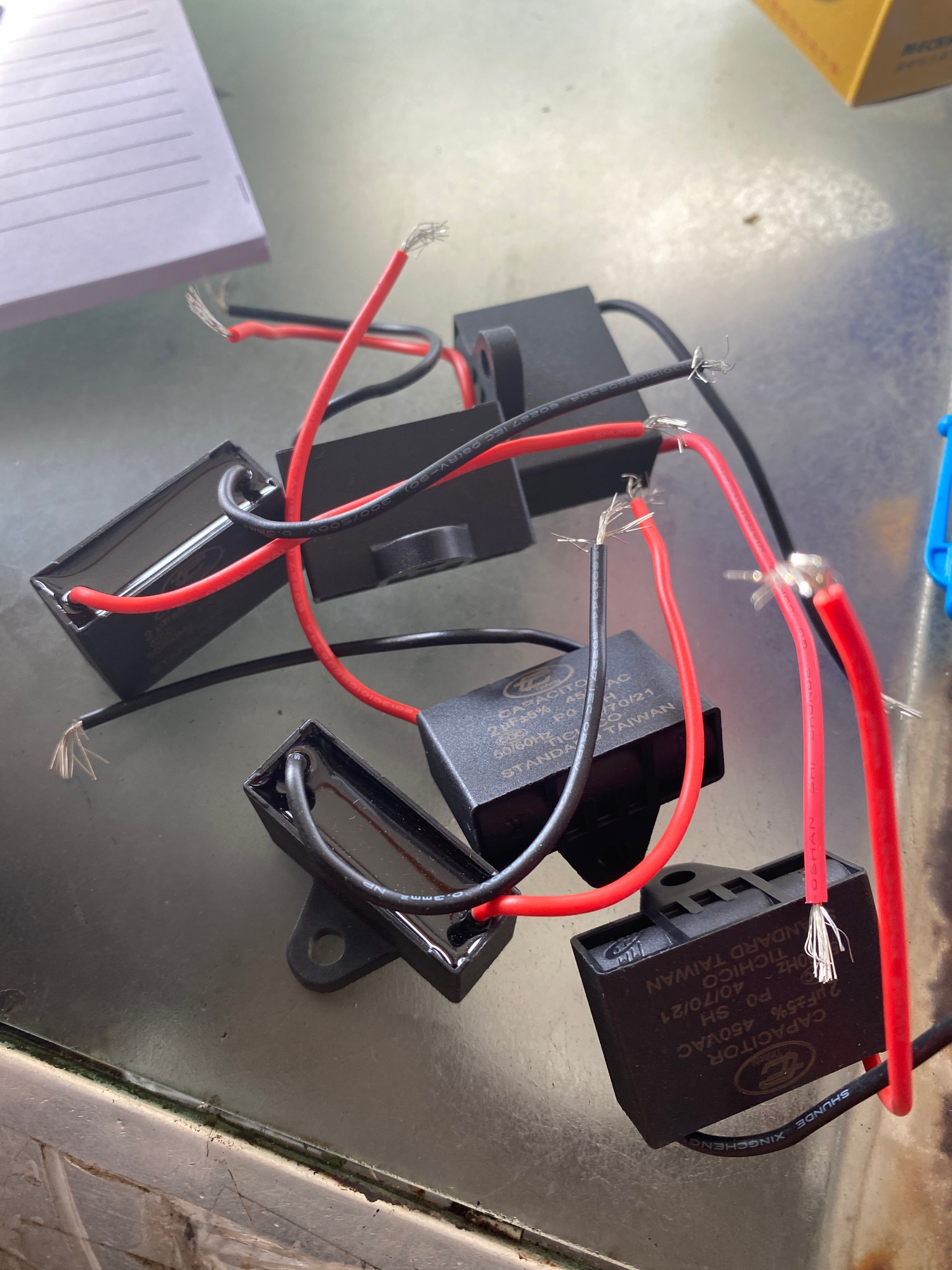 Tụ đề quạt (capacitor) các 1.5 2uf-22uf