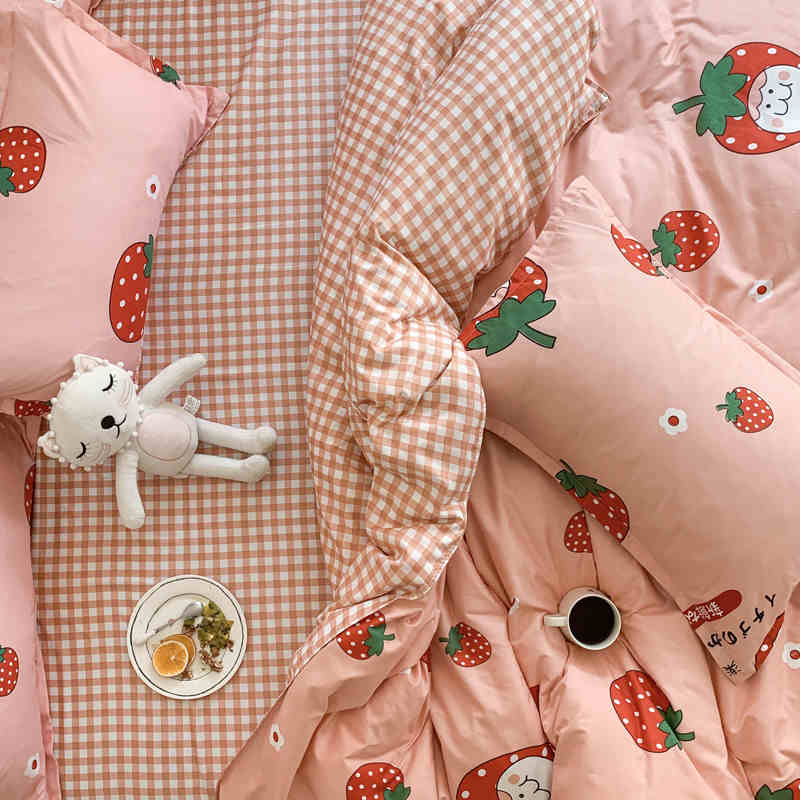 [FREESHIP] Bed Sheet And 2 Pillowcase Set 4 Pieces Cheap Pattern Japanese Strawberry Imported Cotton Poly Fabric Matterial Korean Style Durable Color Machine Wash Comfortable For Mattress 1M2, M4, M6, M8, 2M