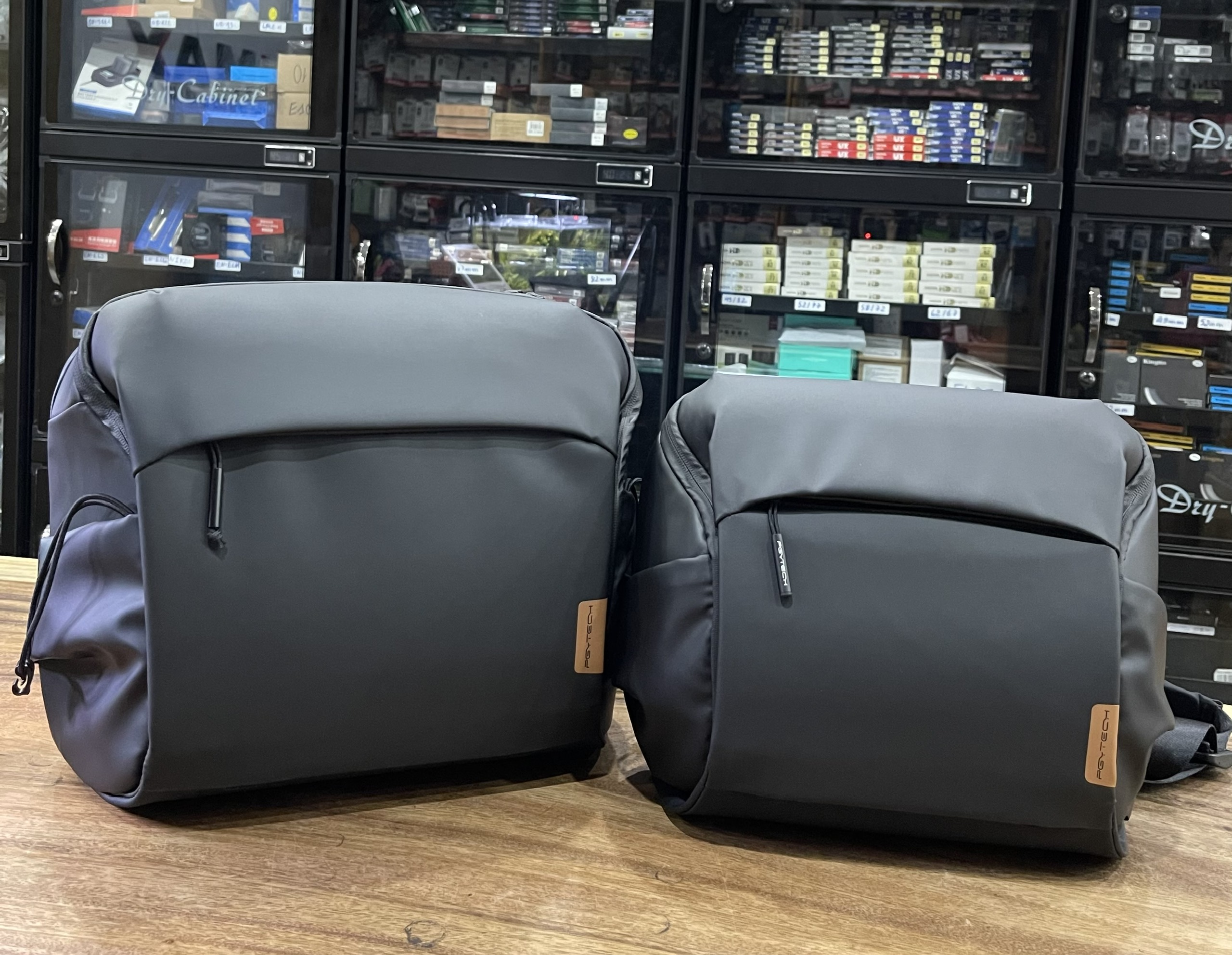 Túi máy ảnh PGYTECH OneGo Shoulder Bag 10L (Obsidian Black)