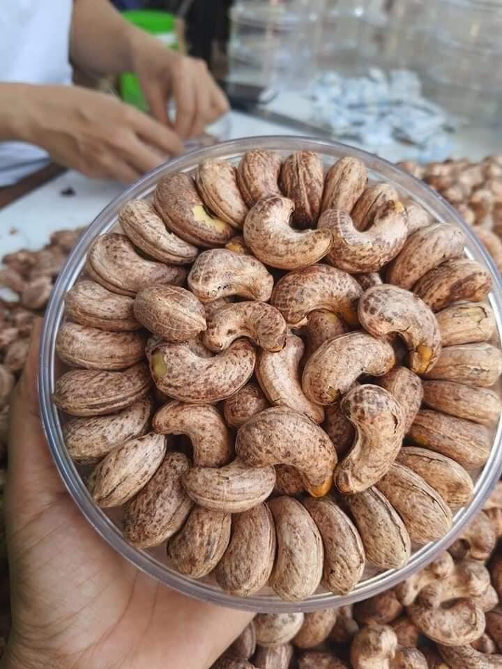 Hạt điều tươi rang củi