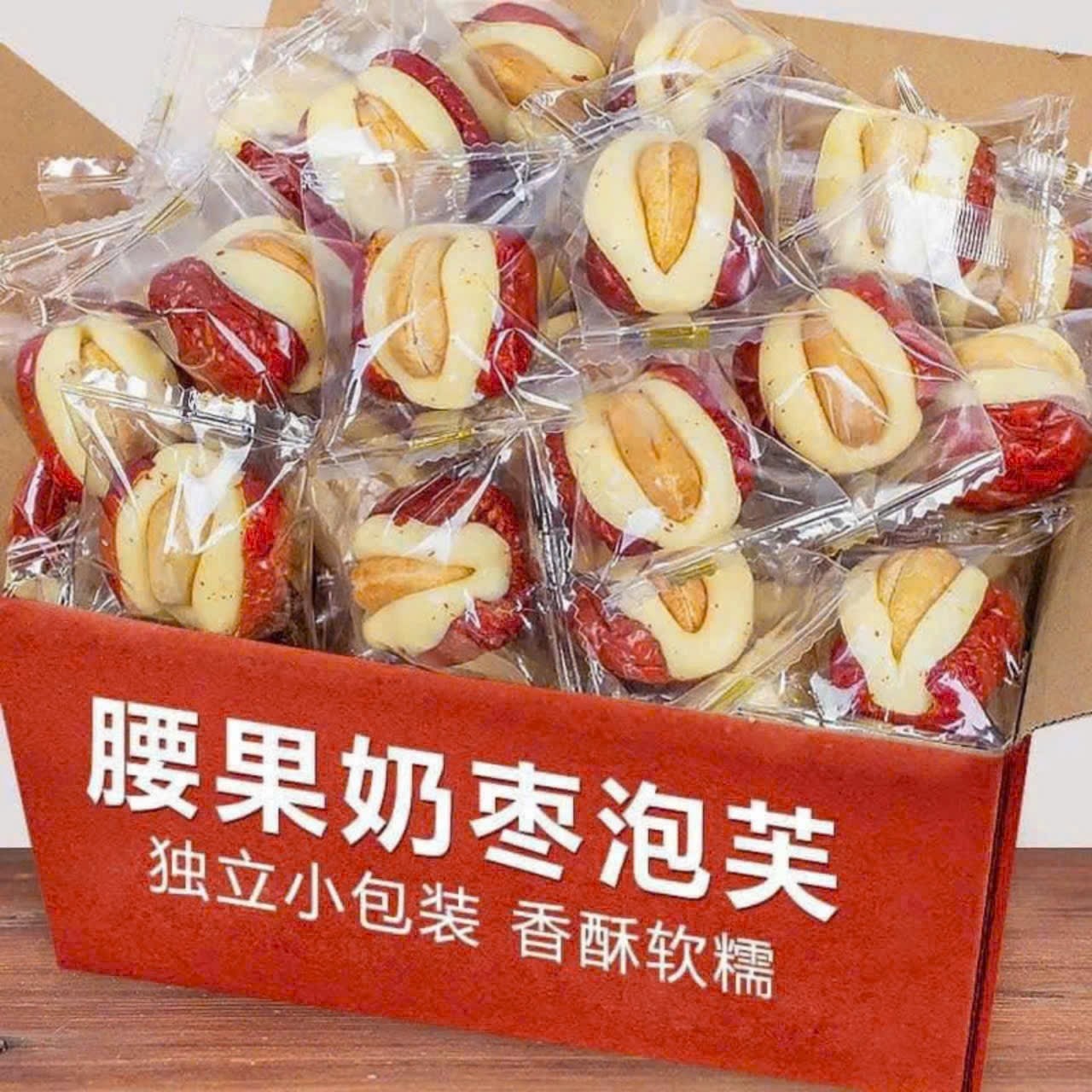 TÁO KẸP SỮA HẠT ĐIỀU