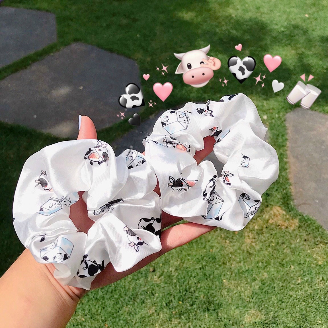 Scrunchies bò sữa, dây buộc tóc vải bò sữa, đồ cột tóc vải.