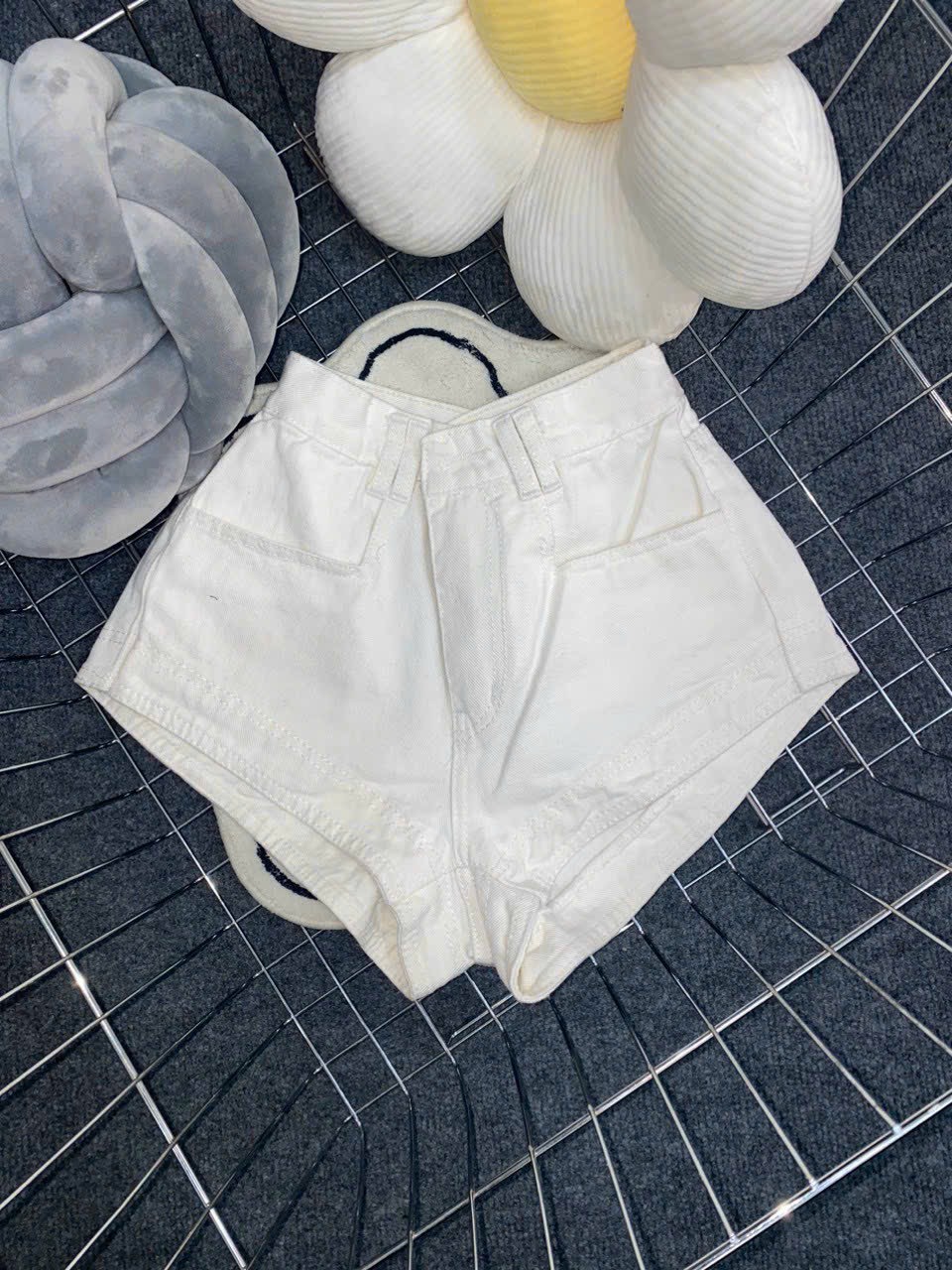 Quần Short Nữ Jean Lưng Cao Basic Lai Kiểu