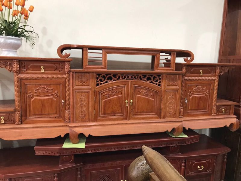 [HCM]Tủ tivi gỗ gõ đỏ mẫu mâm cong 24m