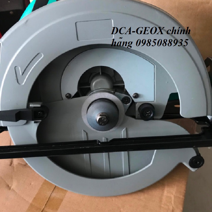 235mm Máy cưa đĩa 2000W DCA AMY02-235