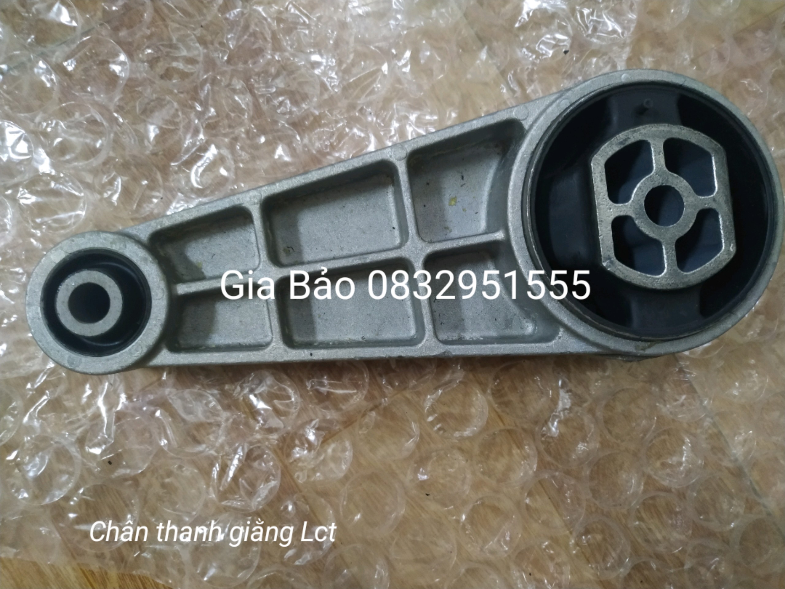 cao su chân máy Lacetti 04 - 09 , xe trong nước ( chân thanh giằng , chân nhôm )