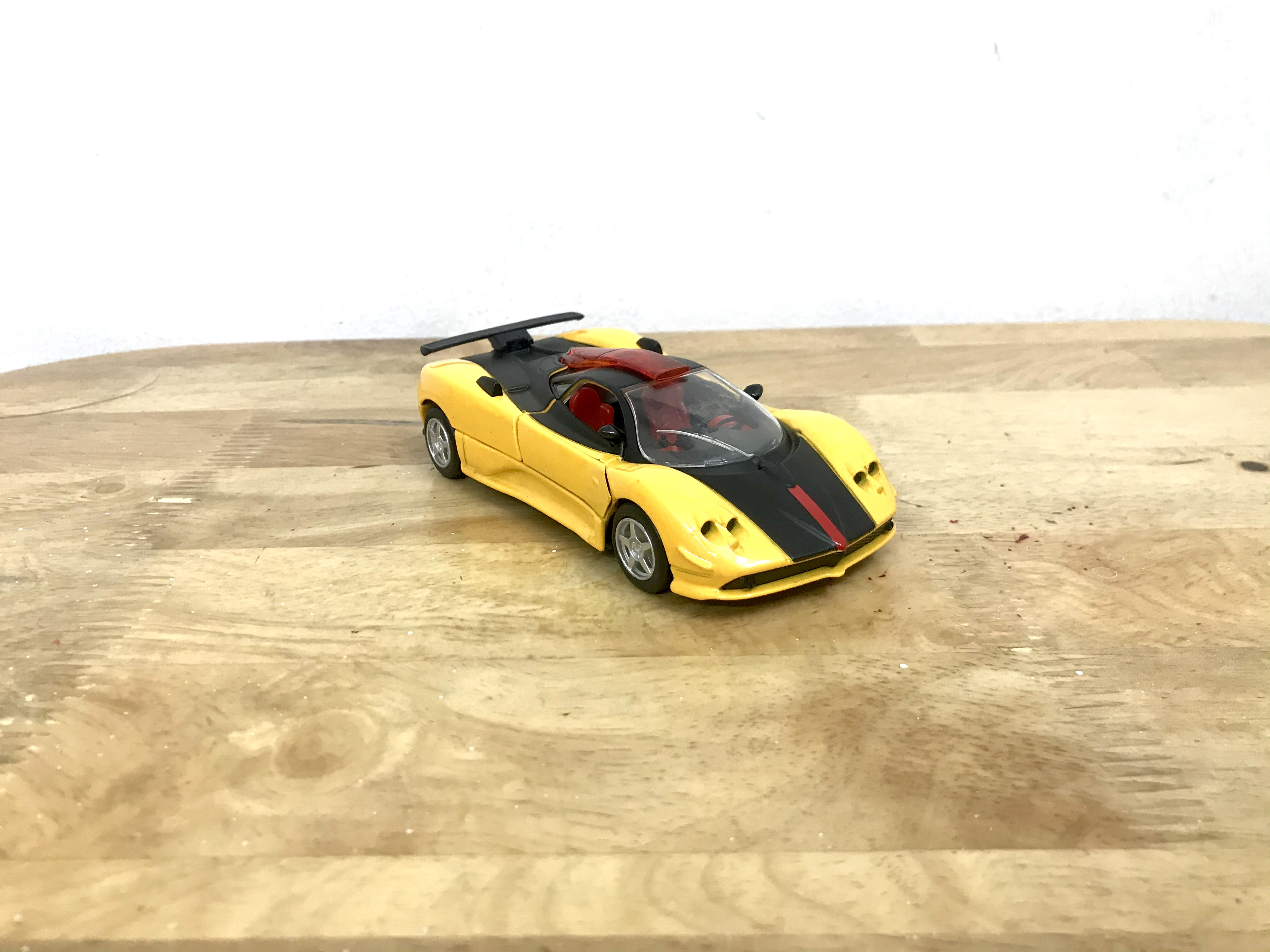 Mô hình xe Pagani Zonda Riviera _ Tỷ lệ 1:32