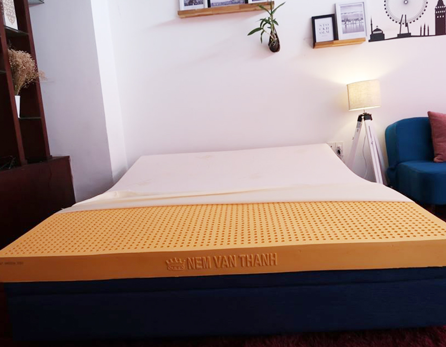 [HCM]Áo nệm vải thun trơn KT 1m8 x 2m0 x 10cm bọc 2 mặt co giãn 4 chiều có khóa kéo có 3 màu lựa chọn