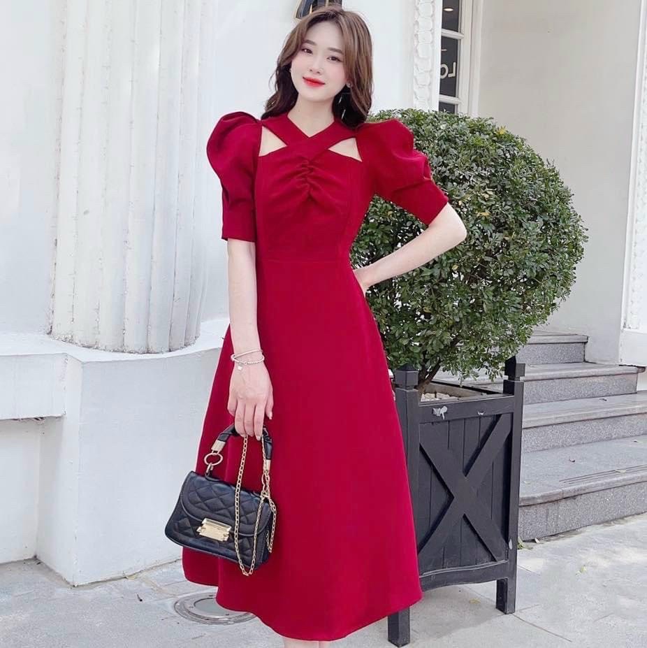Đầm đỏ chéo cổ nhúng ngực
