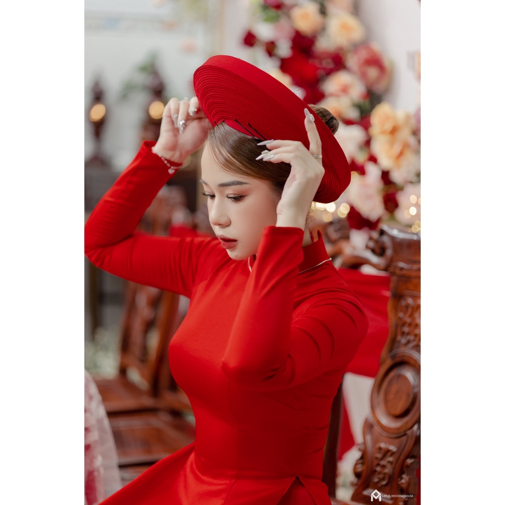 Áo dài cưới cô dâu lụa trơn màu đỏ, chất liệu lụa ngọc trai 2 tà