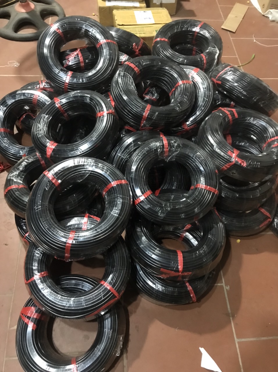 10M Ống Pe phi 8 - phi 10 - phi 12mm   - khách vui lòng chọn