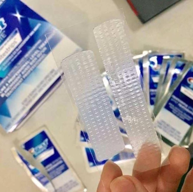 Miếng dán trắng răng Crest 3D Whitestrips BeeSkincare